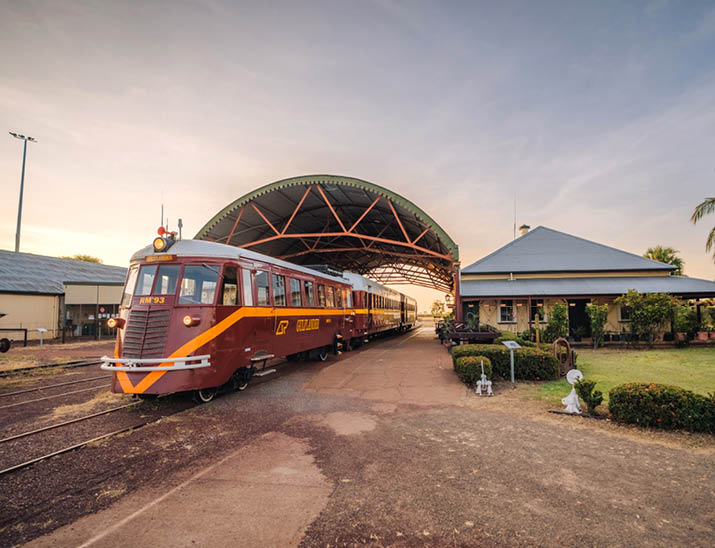 The Gulflander pulls into Nornanton railway station