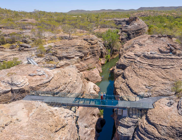 Tourist enjoy the vies of Cobbold Gorge
